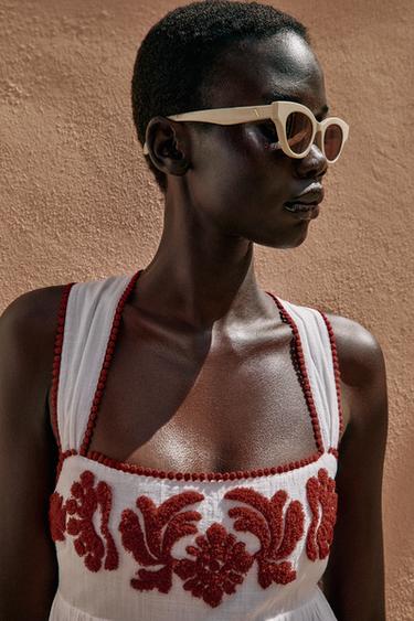 ROBE MI-LONGUE BRODERIES STRUCTURÉE - Écru de Zara - Image 2