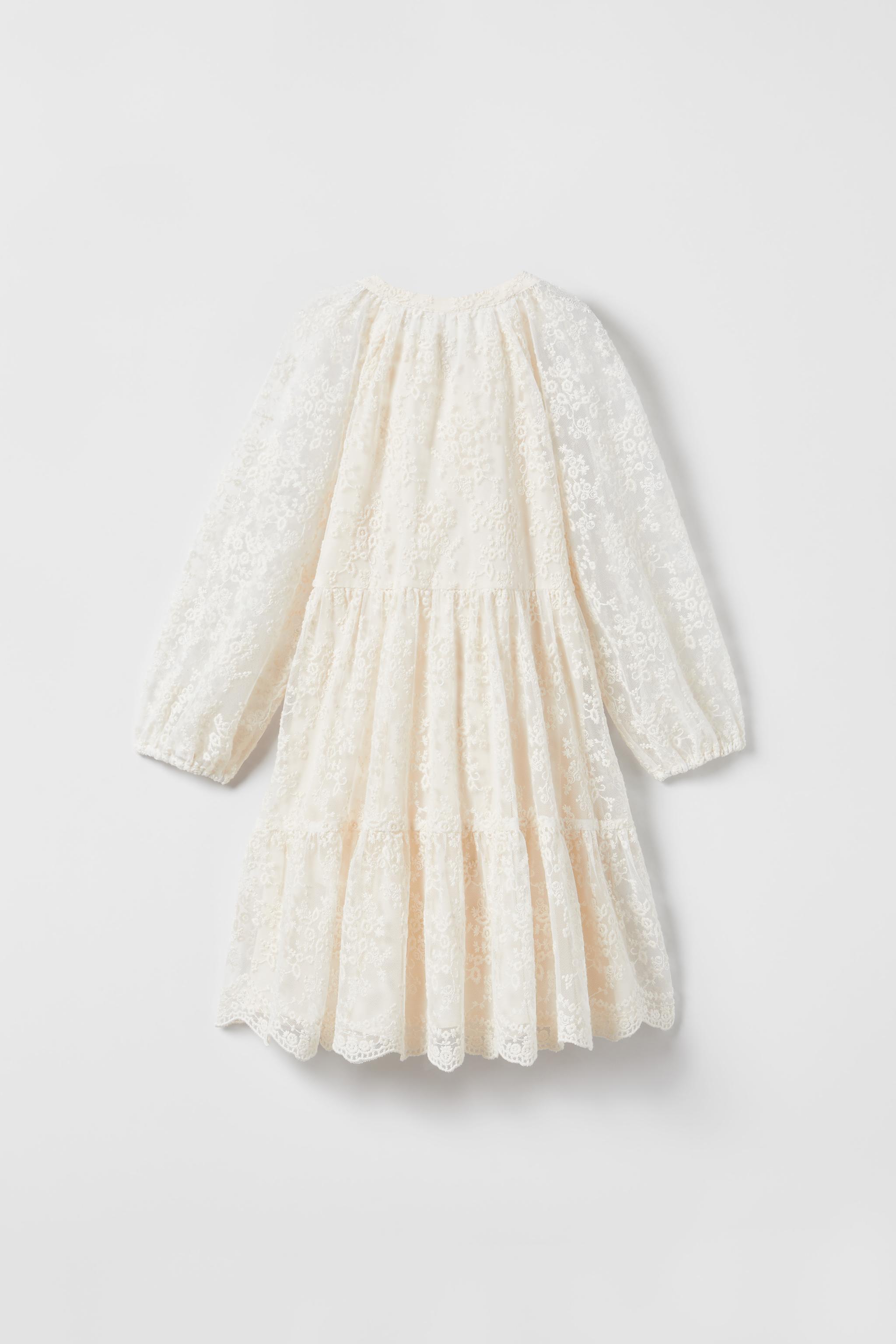 スペイン発送 ZARA 刺繍入りフラワーリムーバー 上品カジュアル スペイン発送 ZARA 刺繍入り着物ブレザー KIMONO 上品カジュアル