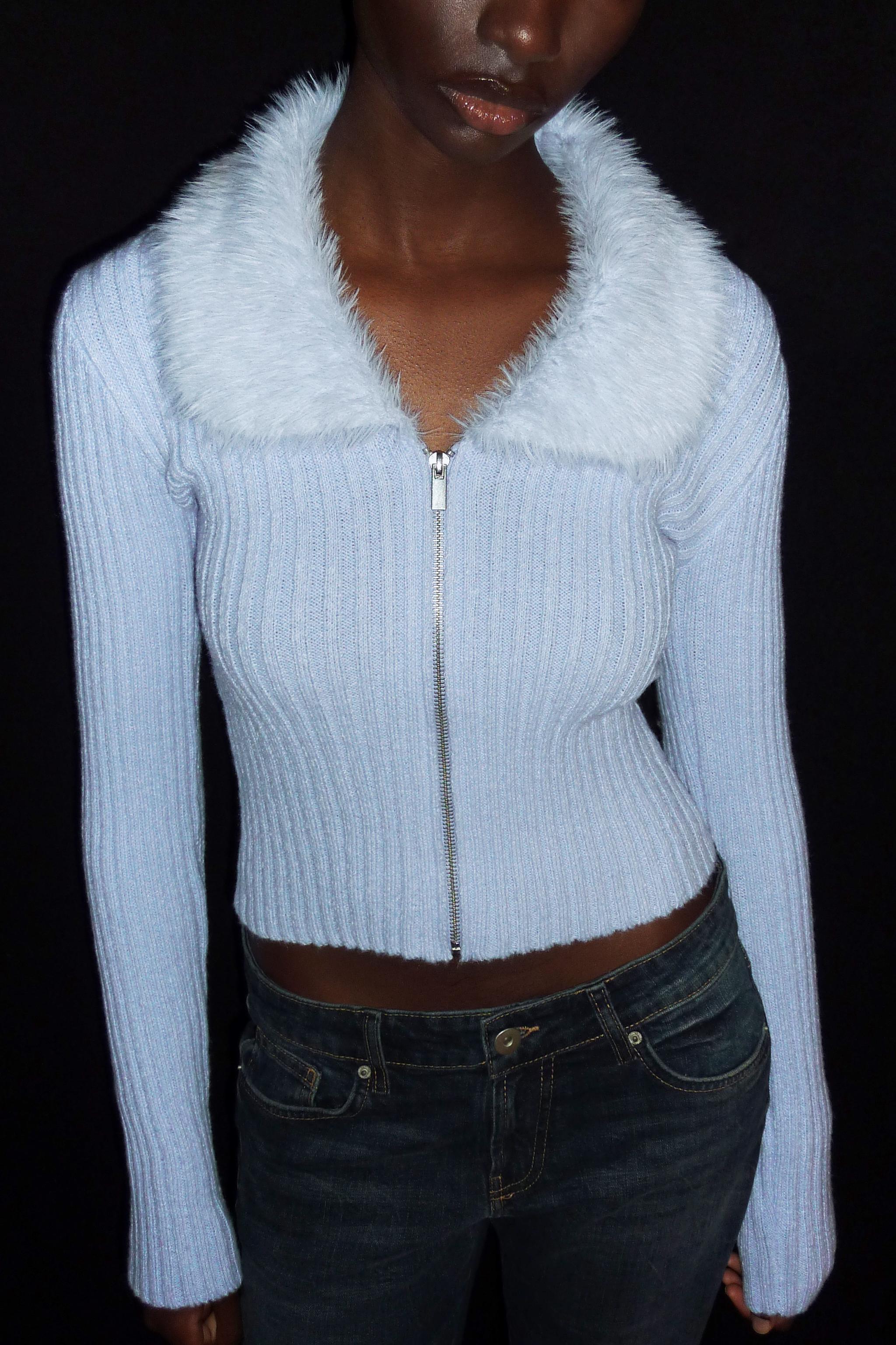 FAUX FUR EFFECT COLLAR TOP