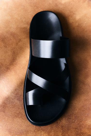 SANDALIA TIRAS - Negro de Zara