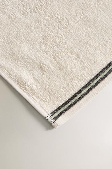 SERVIETTE DE BAIN COTON DOUBLE FESTON - Ivoire de Zara - Image 2
