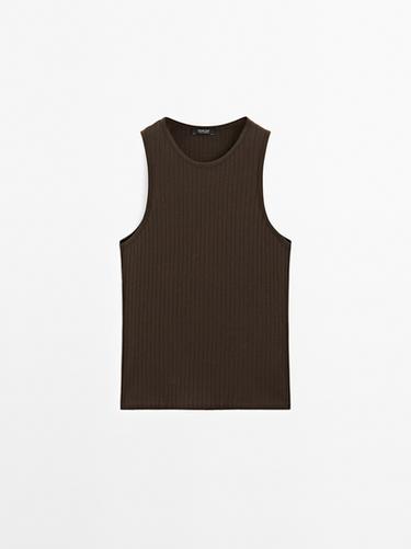 Top en maille côtelée à encolure américaine - Kaki de Zara