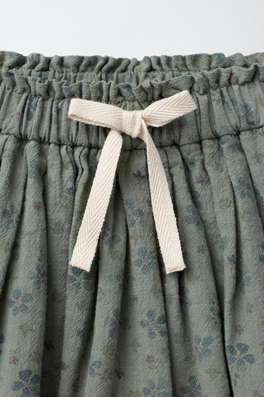 JUPE-SHORT STRUCTURÉE À FLEURS - Vert gris de Zara - Image 2