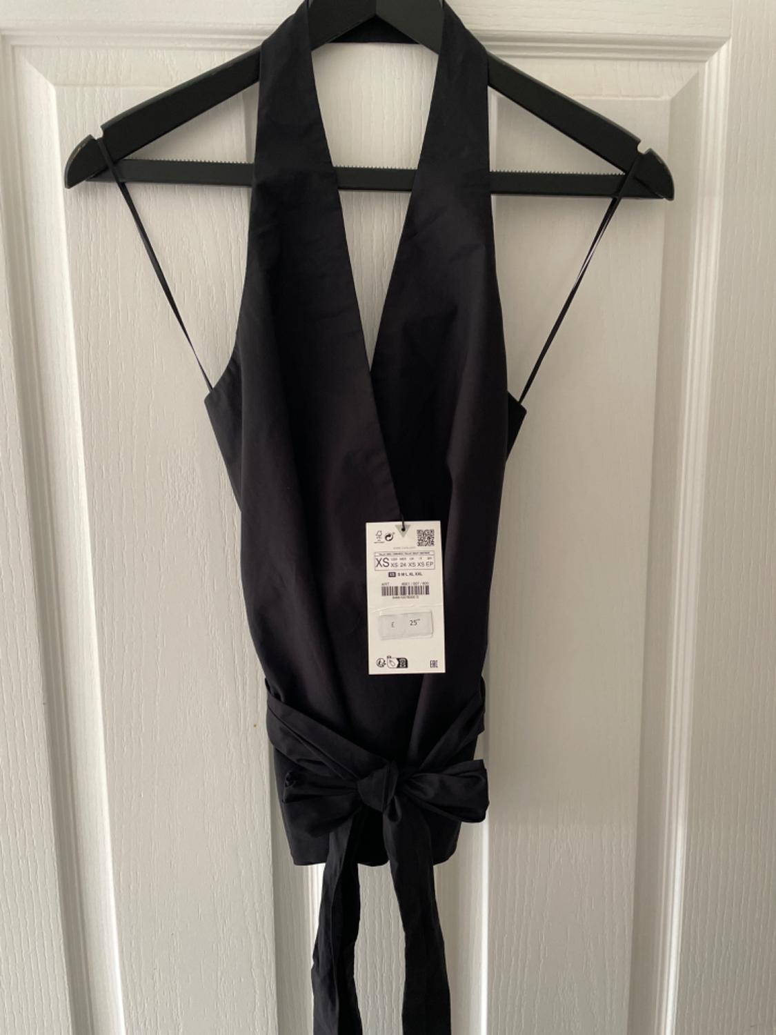 FITTED HALTER TOP - Image 3