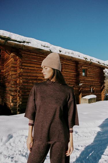 HIGH NECK PIQUÉ T-SHIRT - Dark brown by Zara