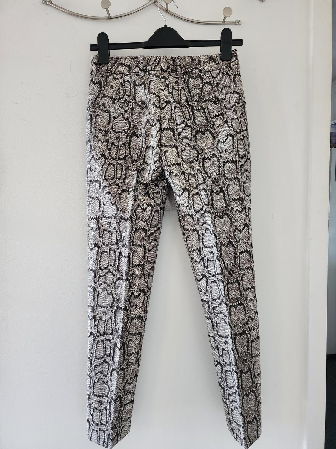 STRAIGHT FIT SNAKESKIN PRINT TROUSERS - Image 4