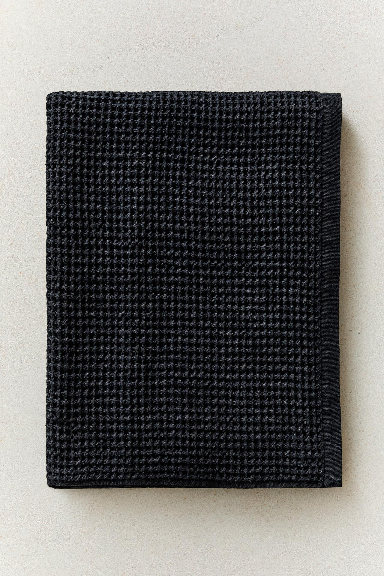 WAFFLE-TEXTURE COTTON BATH TOWEL — Black