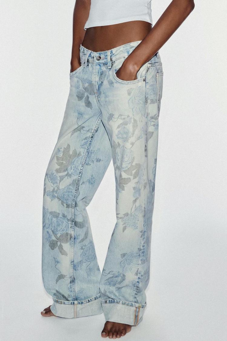 Jeans TRF de tiro bajo, holgados con estampado floral y dobladillo volteado 2