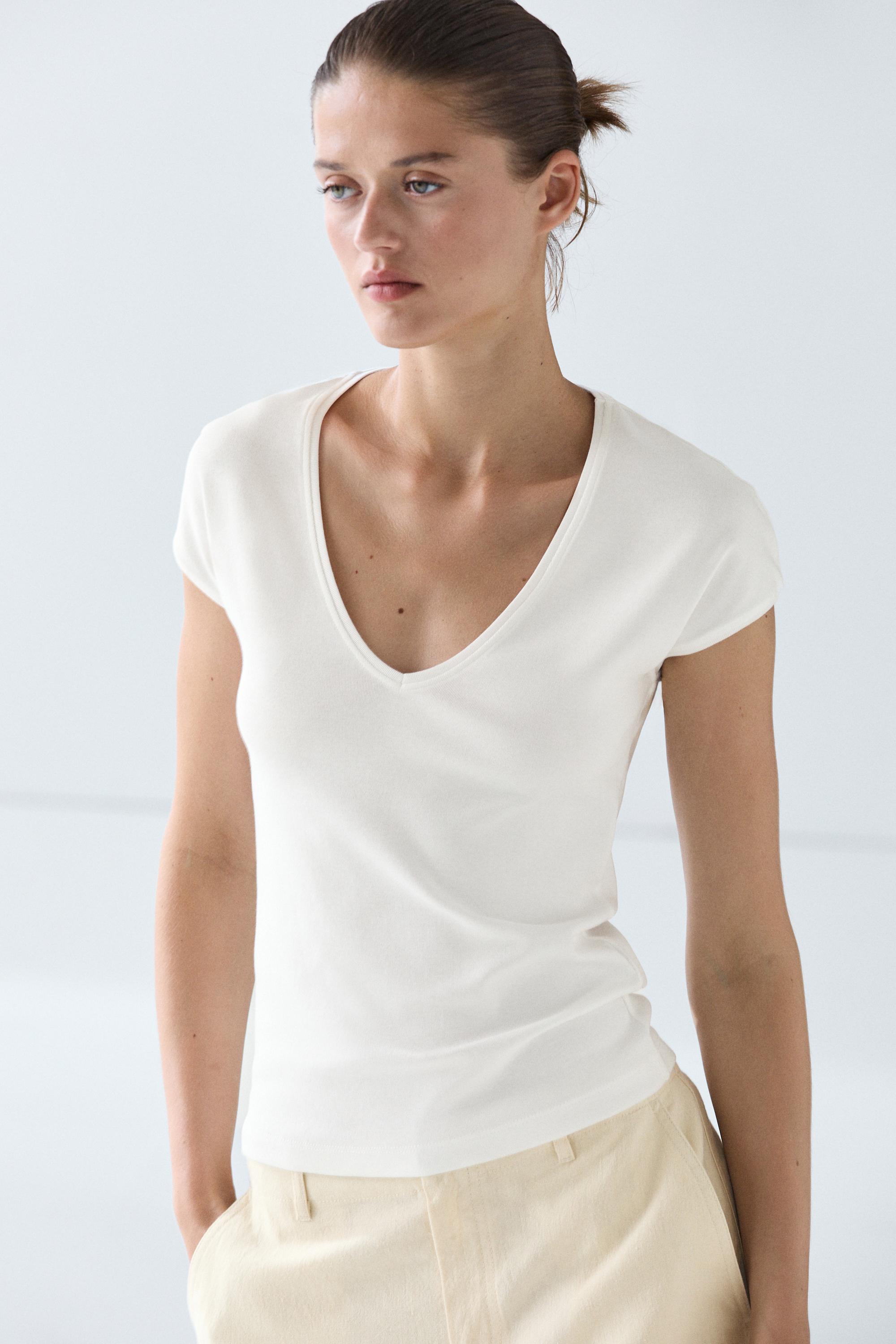 V-neck T-shirt — Oyster-white