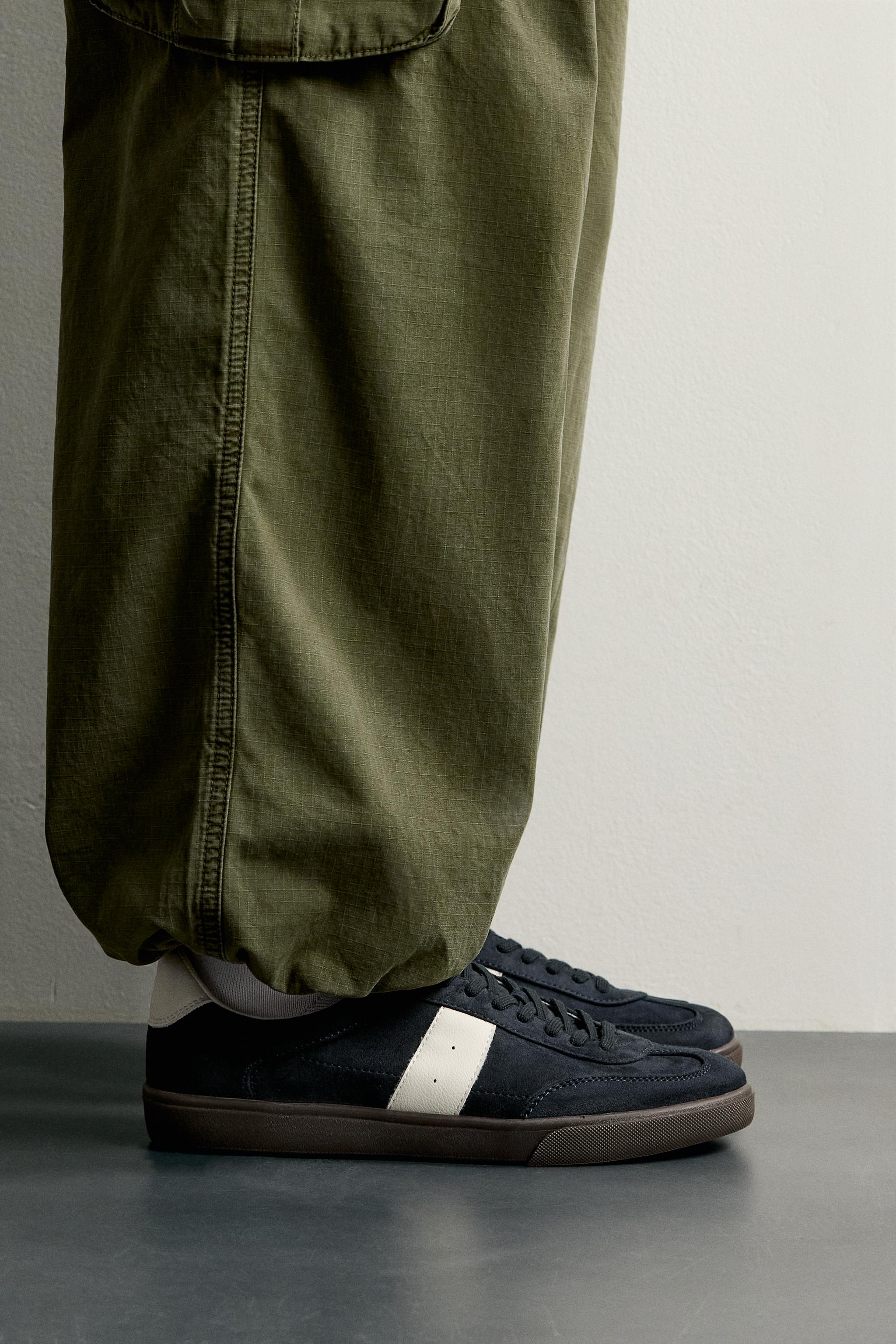 RETRO SNEAKERS