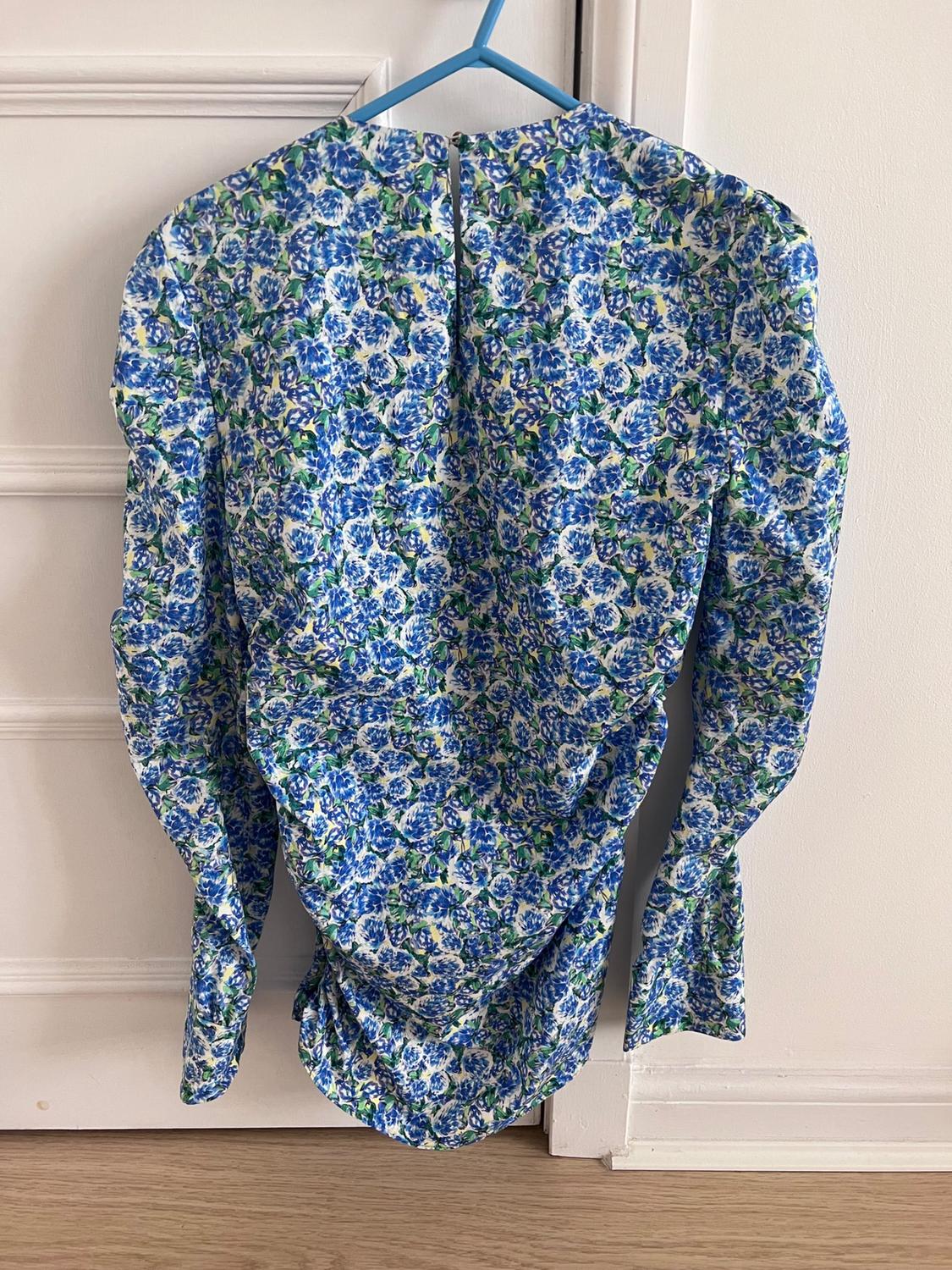 PRINTED BLOUSE WITH GATHERED DETAILS - Image 2