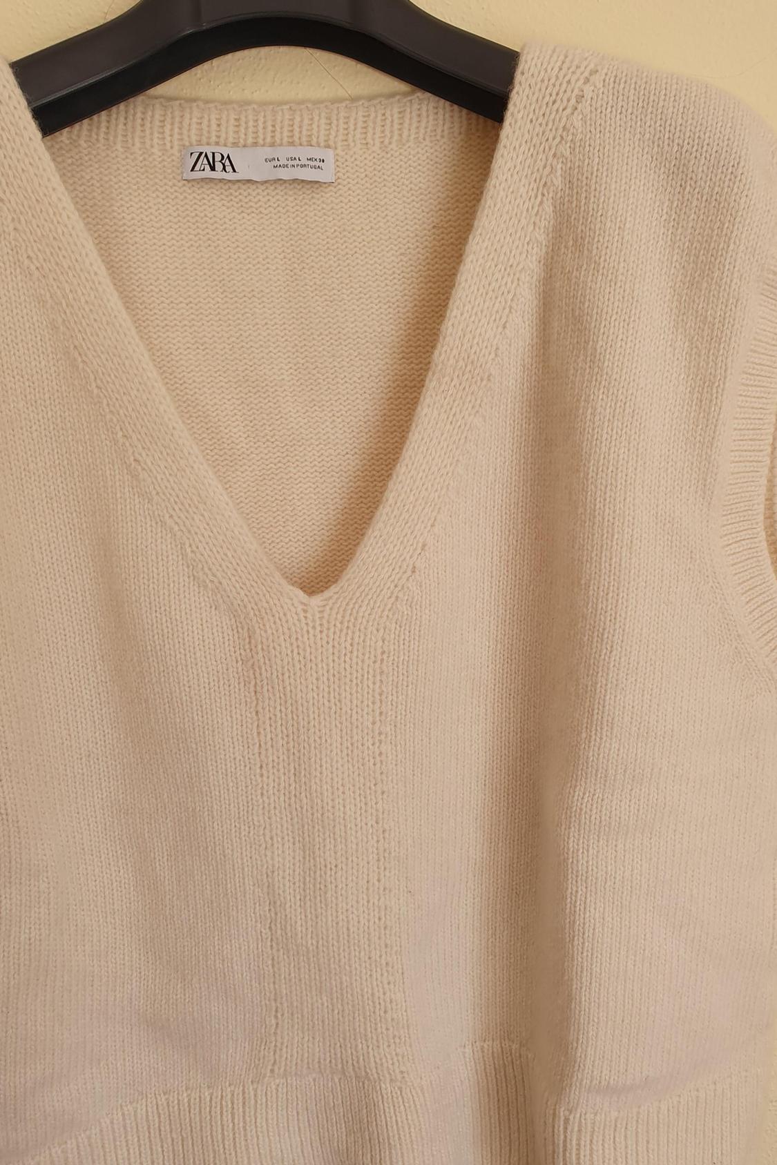 WOOL KNIT VEST - Image 2