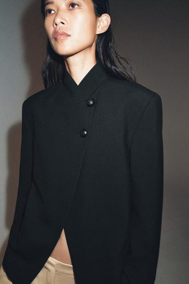 BLAZER MET HOGE KRAAG EN KNOPEN ZW COLLECTION - Zwart van Zara