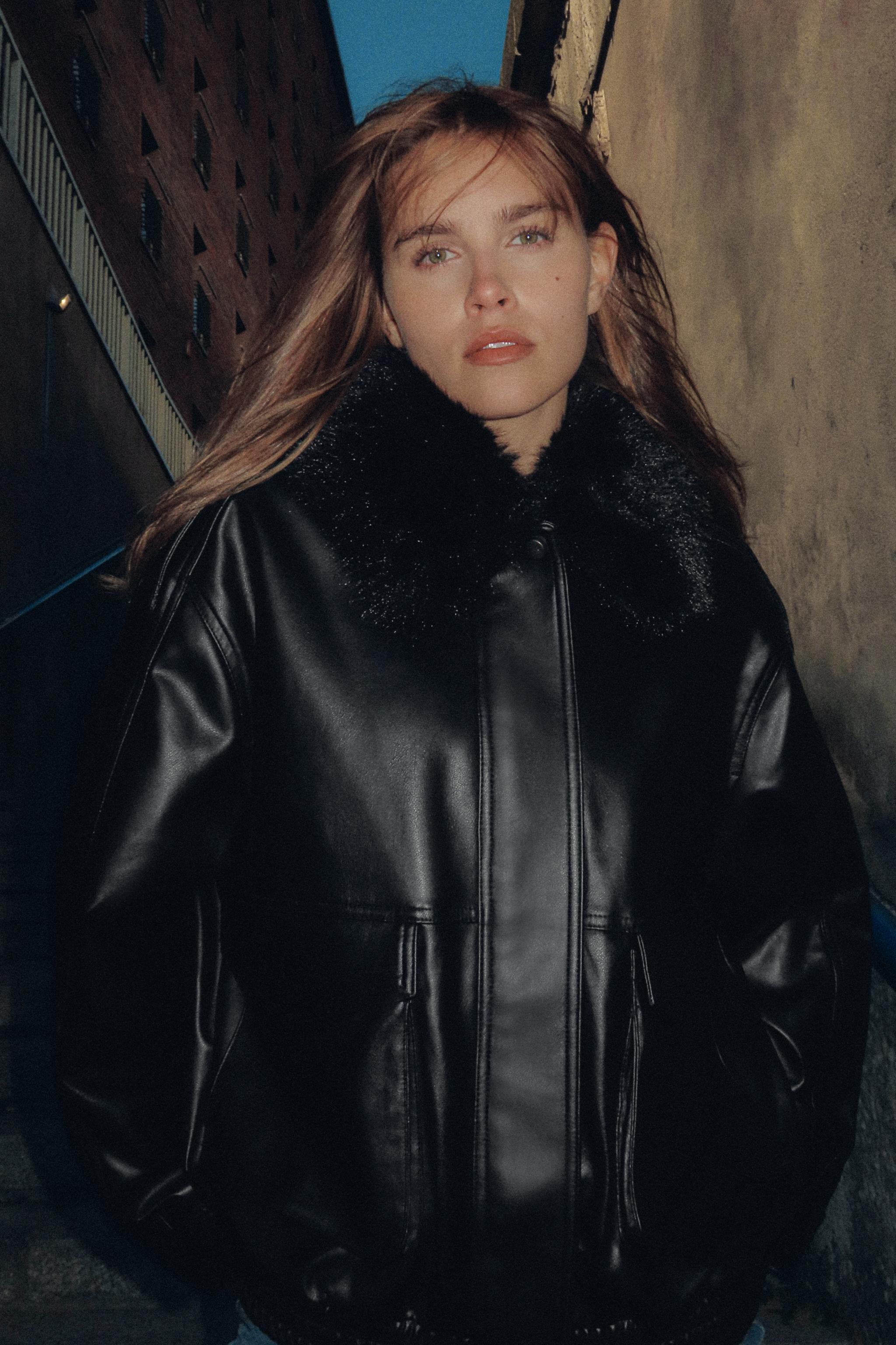 zara レザージャケット　ファー ザラ フェフェイクレザージャケット ボンバージャケット ダブル