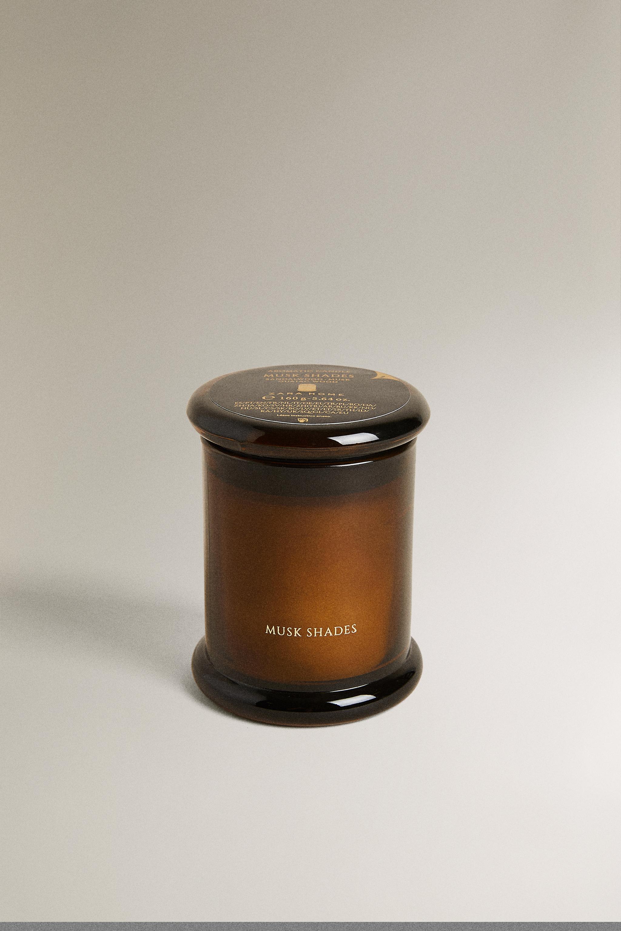 (150 G) MUSK SHADE SCENTED CANDLE — Light yellow