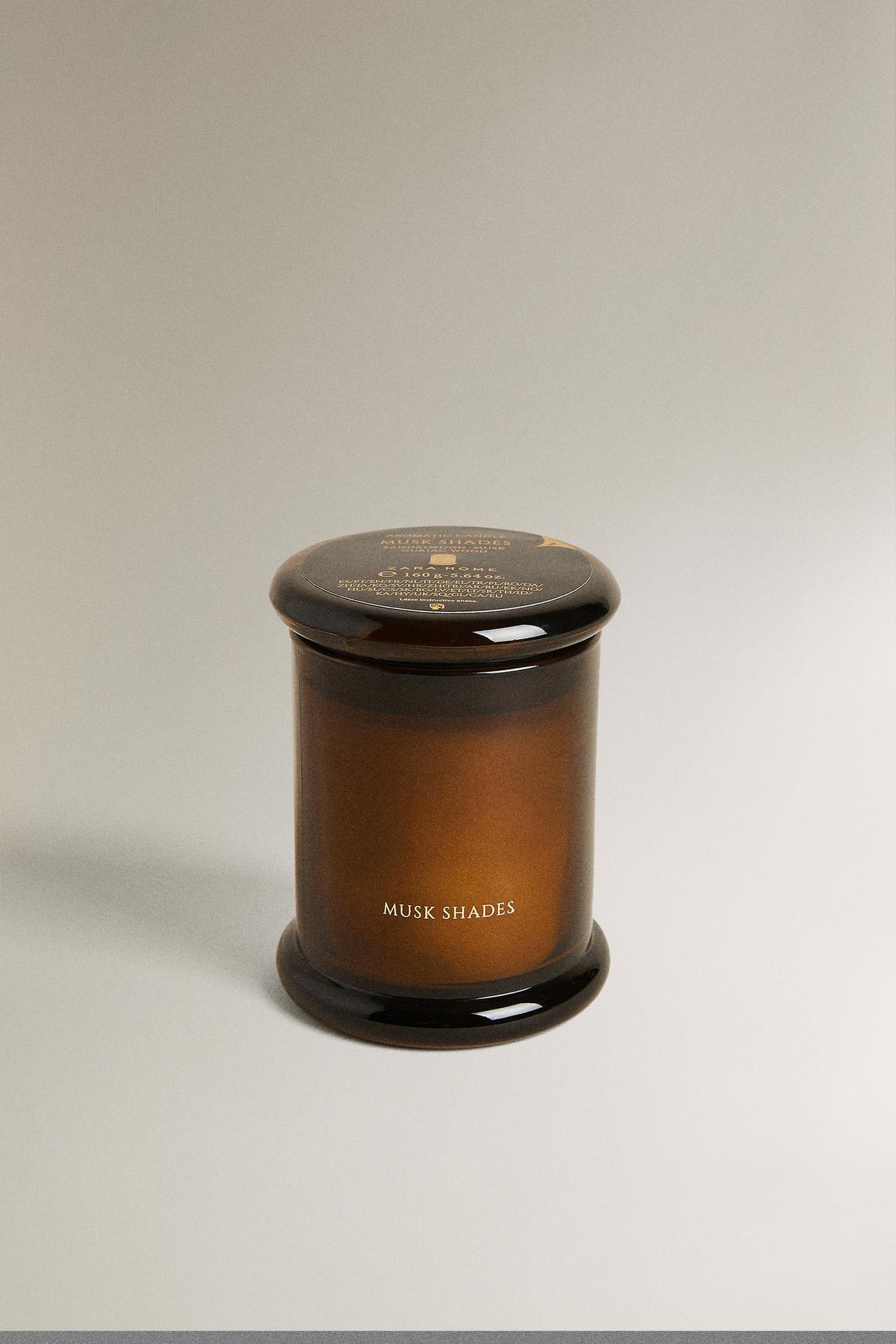 (150 G) MUSK SHADE SCENTED CANDLE — Light yellow