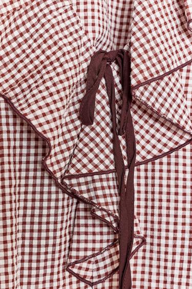 BLOUSE À CARREAUX VICHY ET VOLANTS - bordeaux/écru de Zara - Image 5
