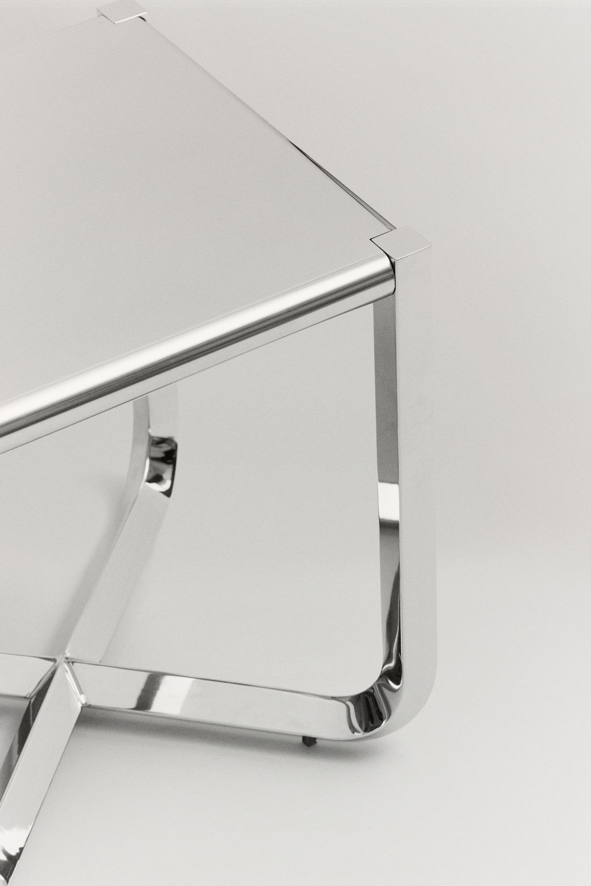 THE VANESIO STOOL