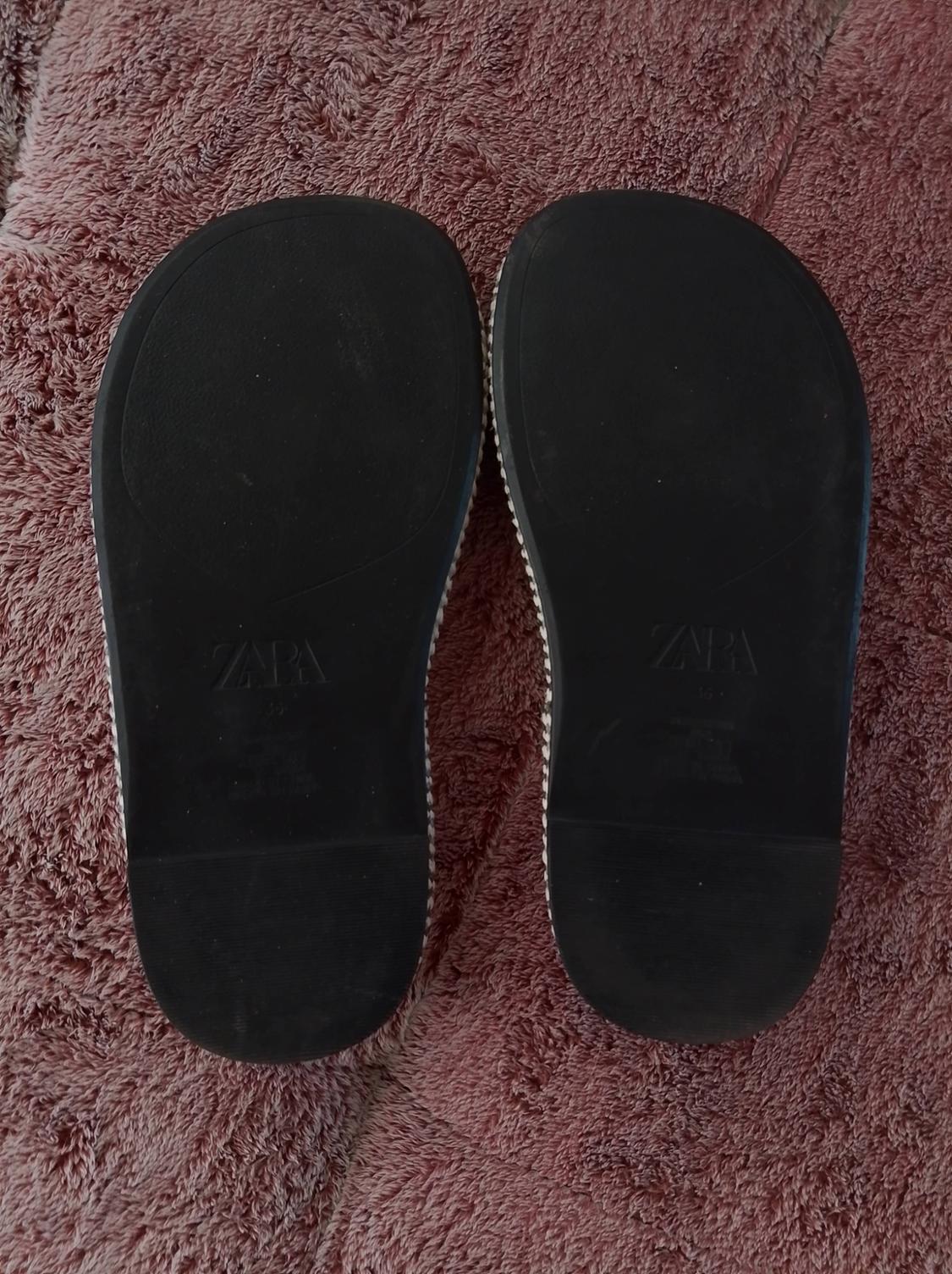 LACE-UP FLAT SANDALS - Image 2