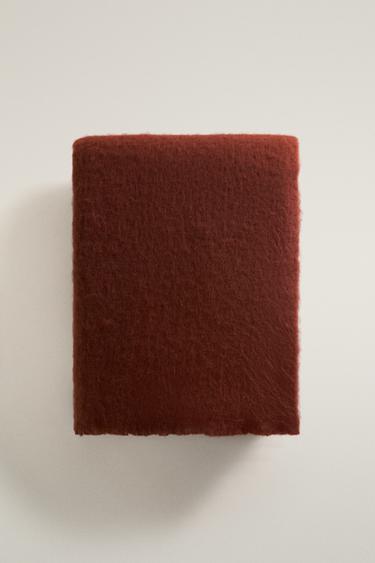 BRUSHED-EFFECT BLANKET — Brick 1