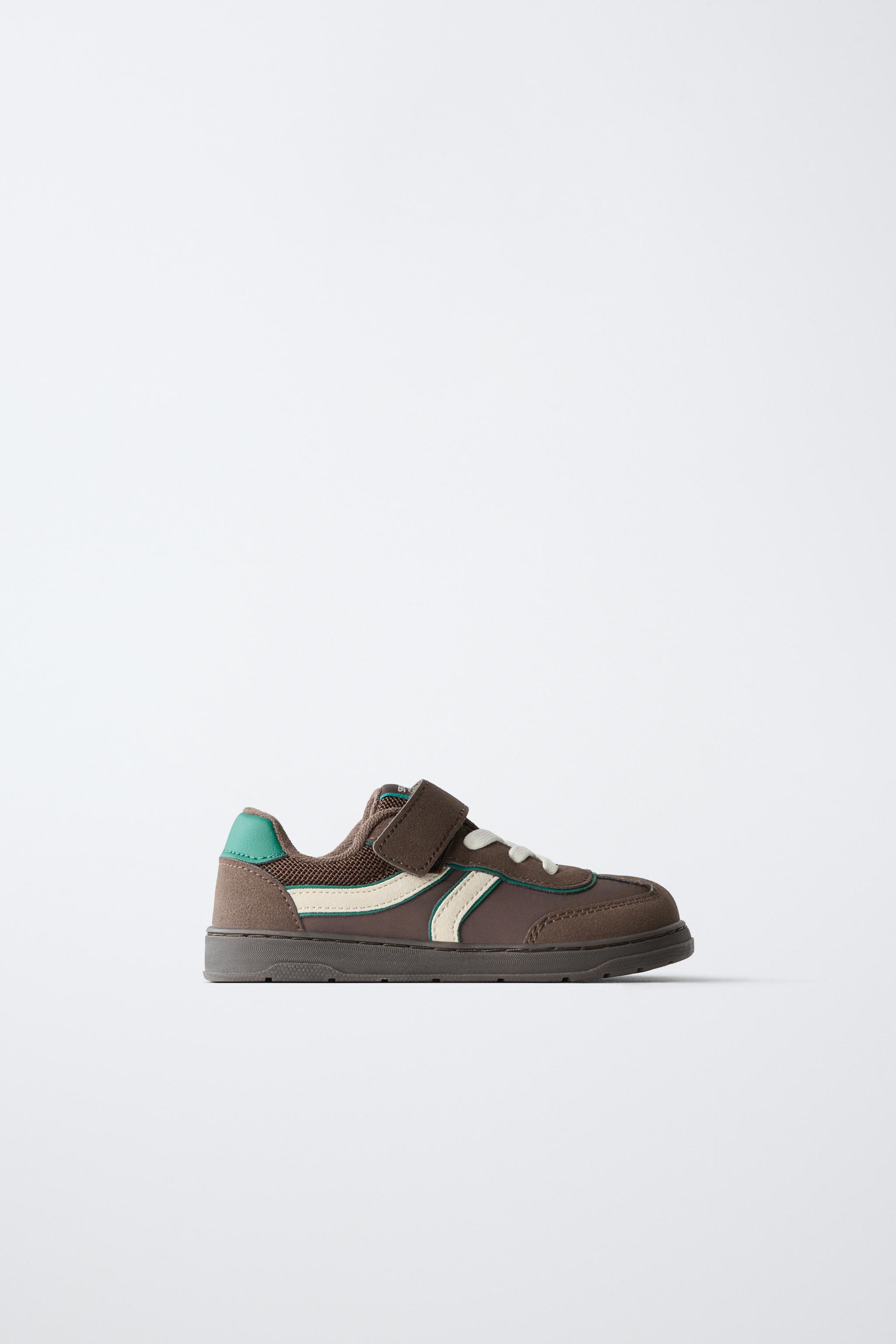 CONTRAST BAREFOOT SNEAKERS — Brown