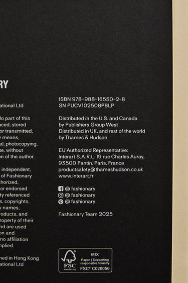 FASHION UNFOLDED "POP UP" BOOK (ENGLISH) - Black by Zara - Image 3