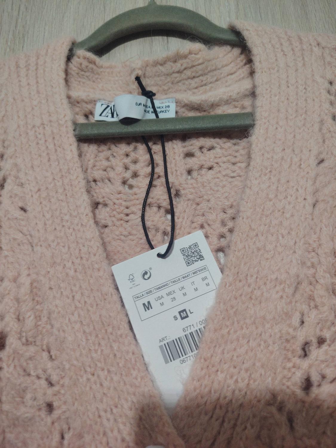 KNIT WAISTCOAT WITH BEJEWELLED BUTTON - Image 2