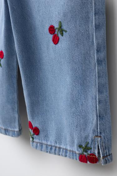 SALOPETTE EN JEAN LONGUE À CERISES BRODÉES - Bleu de Zara - Image 3