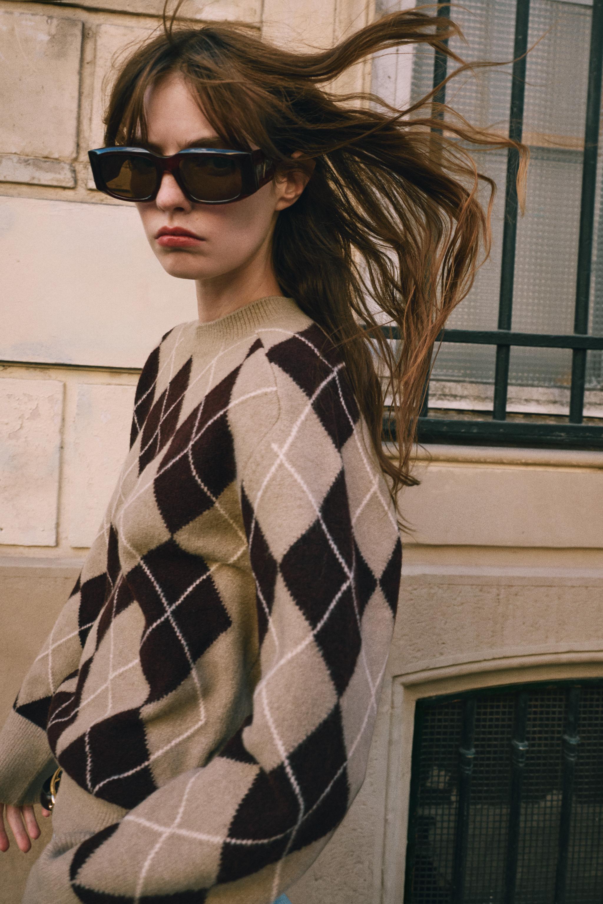 SOFT ARGYLE KNIT SWEATER