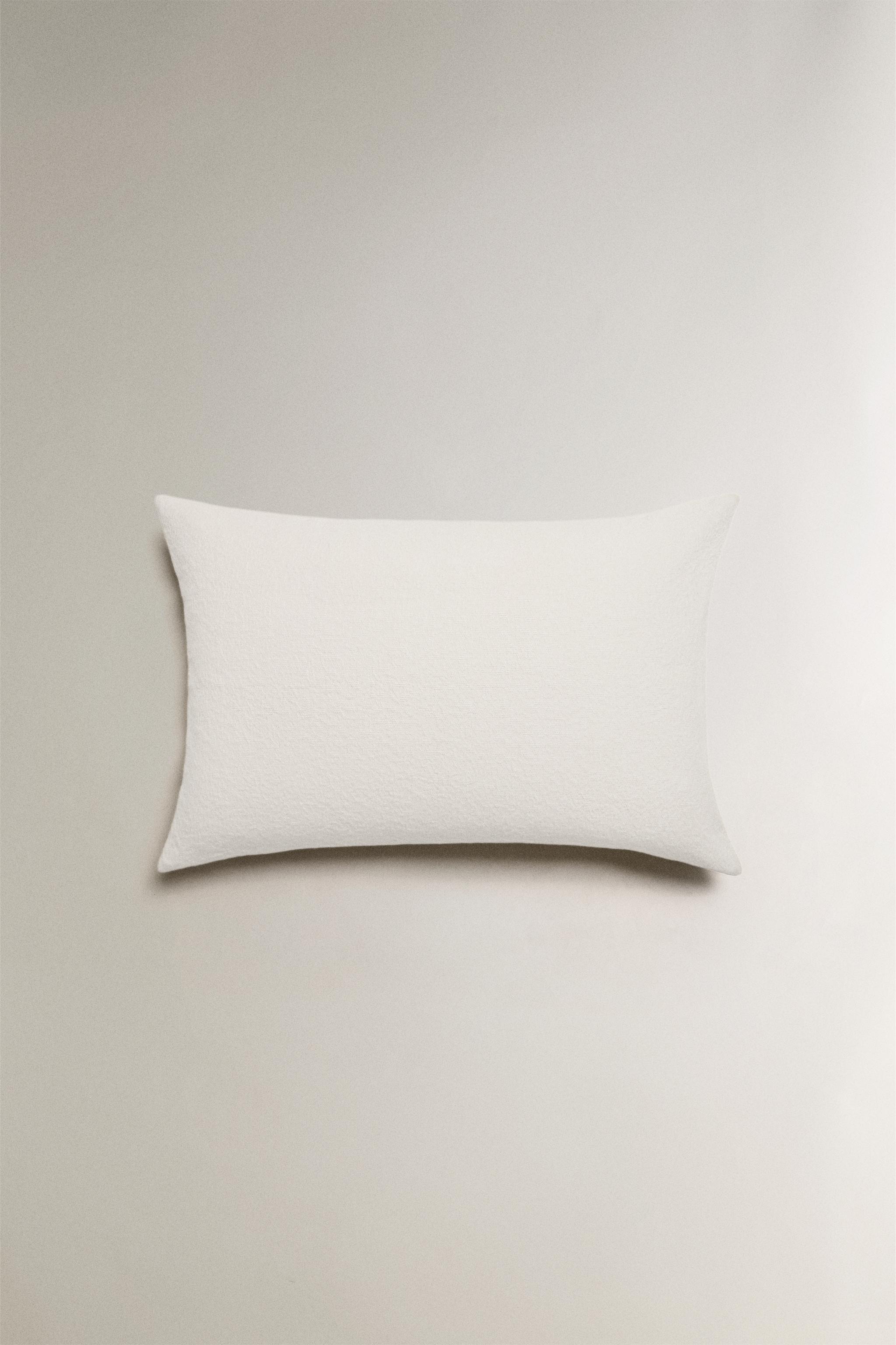 TEXTURED JACQUARD THROW PILLOW COVER