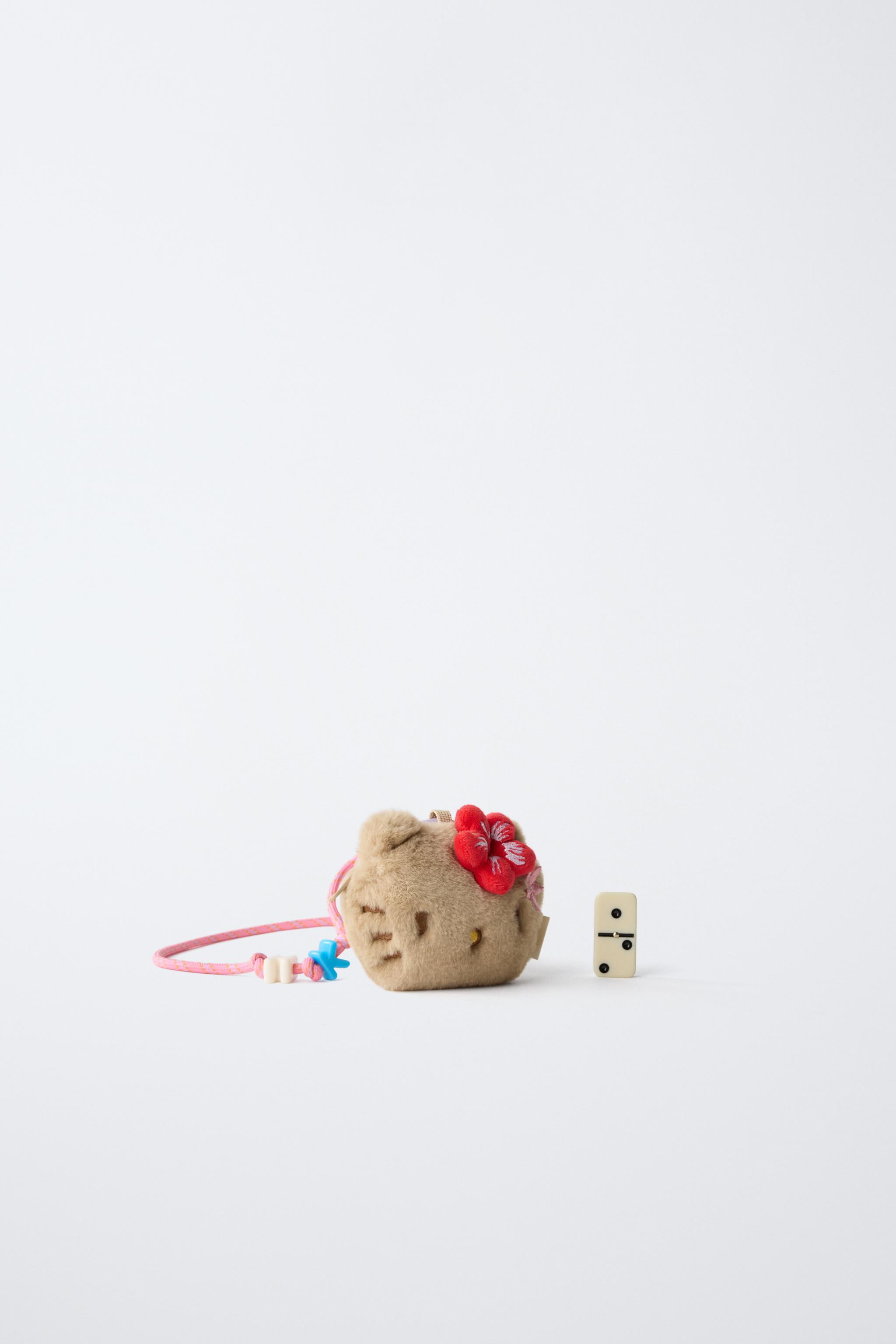 HELLO KITTY © SANRIO CHARM