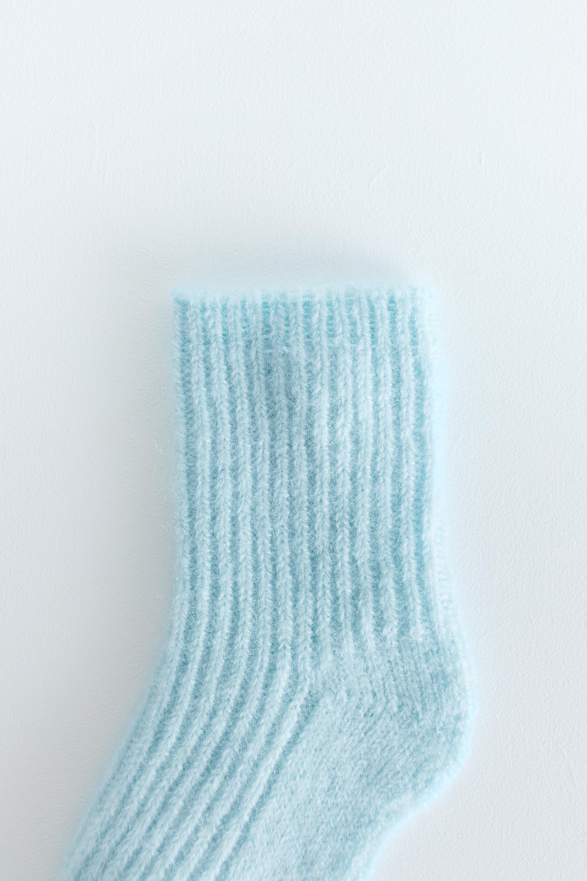 ZARA TIMELESS - 100% CASHMERE SOCKS — Sky blue