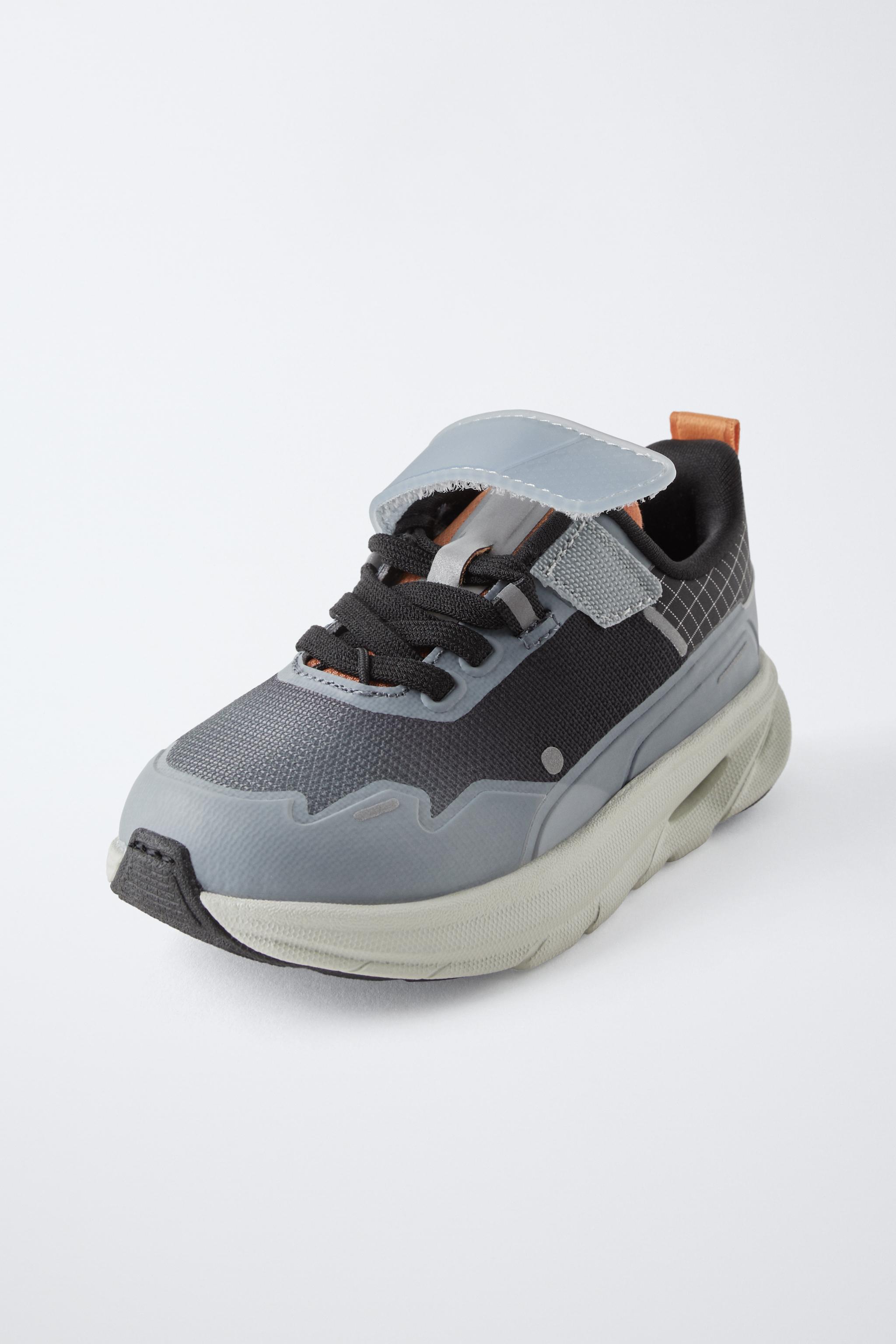 SOLE DETAIL ATHLETIC SNEAKERS - Black | ZARA United States SOLE DETAIL ATHLETIC SNEAKERS - Black | ZARA United States