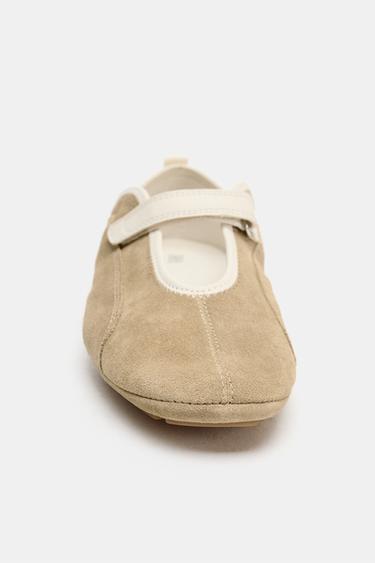 BALLERINES EN CUIR AVEC BRIDE - Marron sable de Zara - Image 4