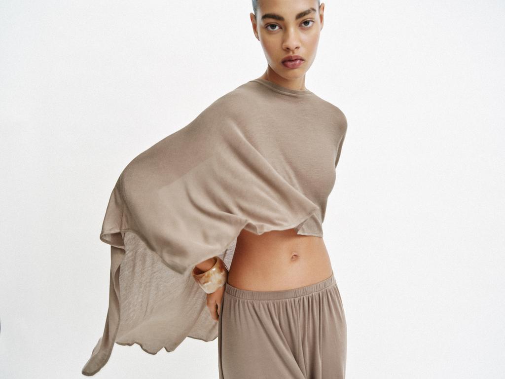 ASYMMETRIC CAPE TOP
