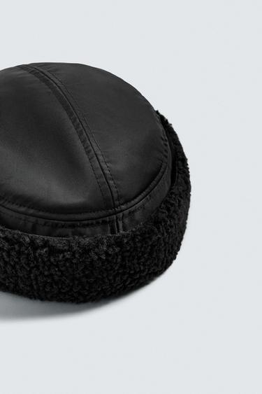 CASQUETTE TECHNIQUE AVEC CACHE-OREILLES EN IMITATION PEAU DE MOUTON - Noir de Zara - Image 3