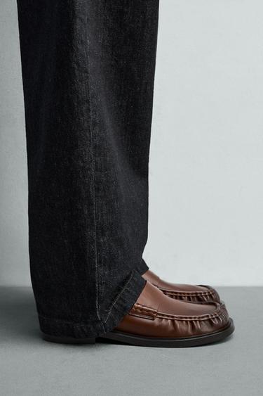 موكاسين جلدي بقناع - محمِر داكن الخاص بـ Zara - صورة 0