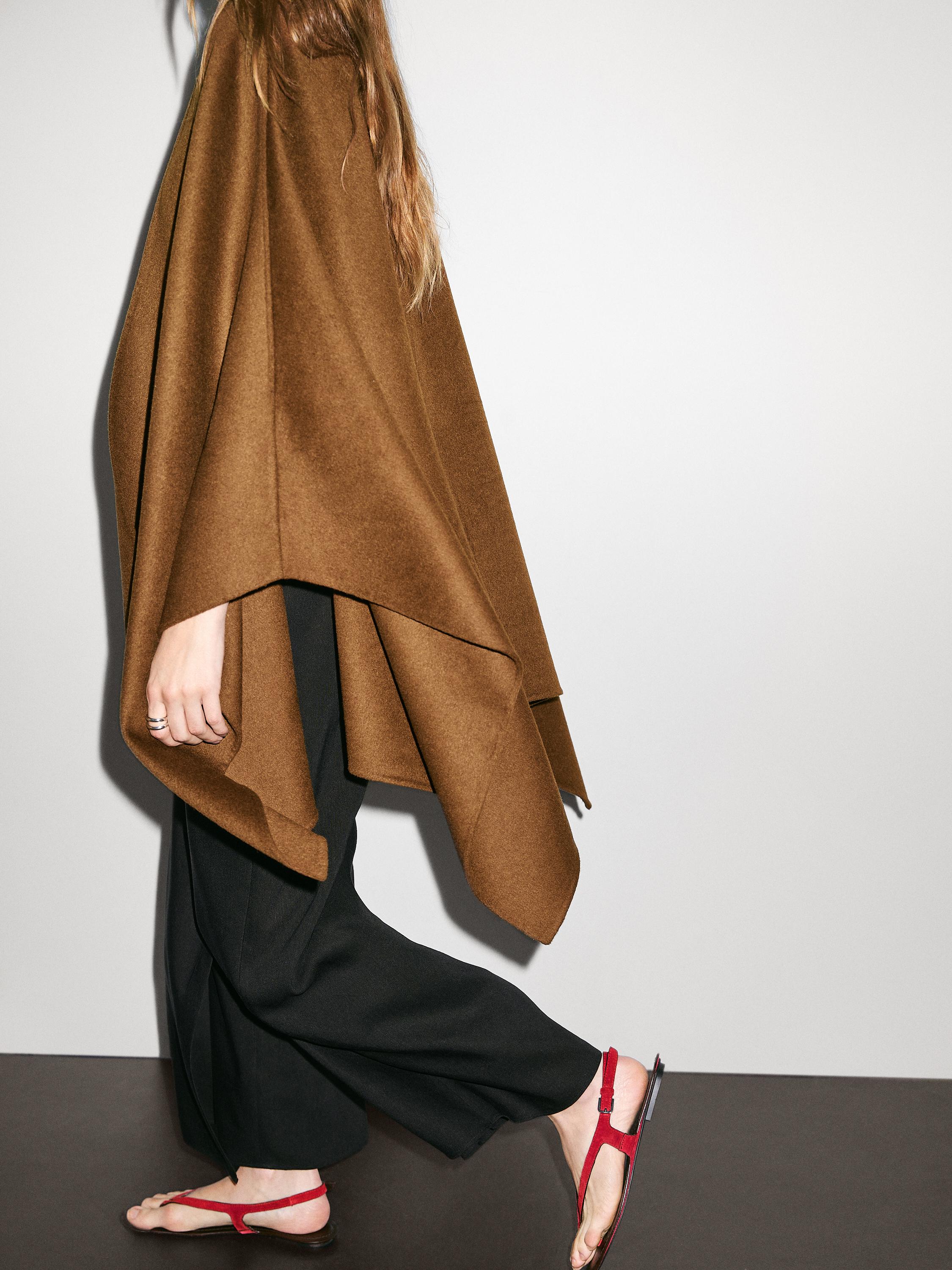 Cape en drap de laine mélangée