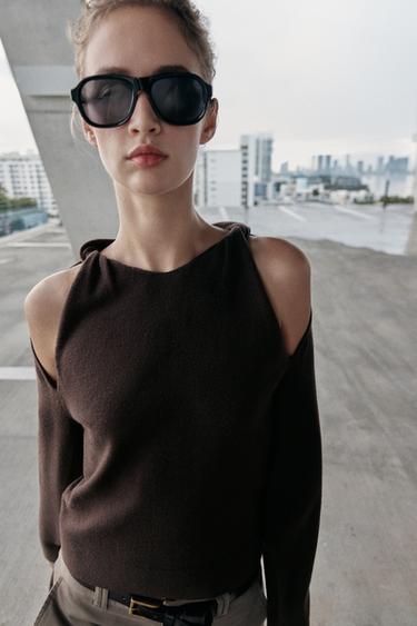 CUT-OUT KNIT JUMPER - Brown by Zara