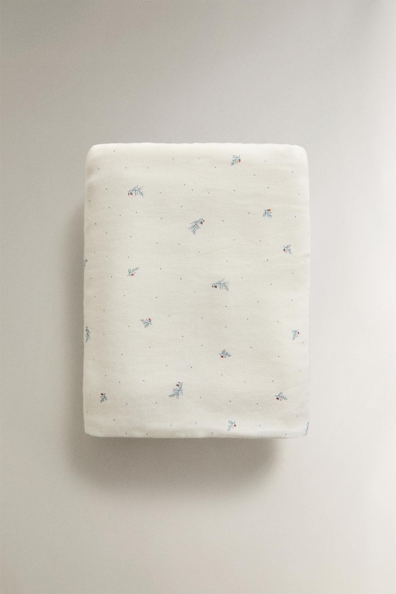 BABY BATH TOWEL WITH LEAF PRINT — Ecru
