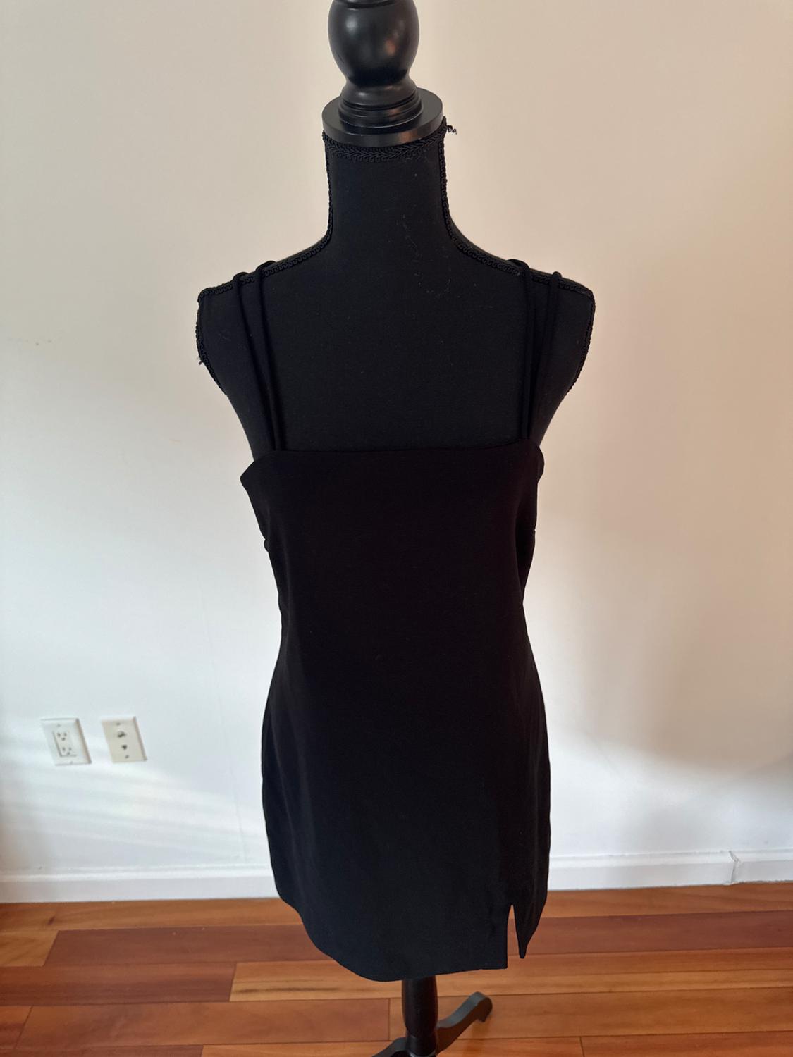 VESTIDO MINI ABERTURA