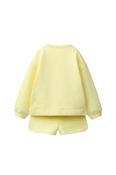 ENSEMBLE SWEAT ET BERMUDA À FLEUR GOMMÉE - noir/jaune de Zara - Image 2