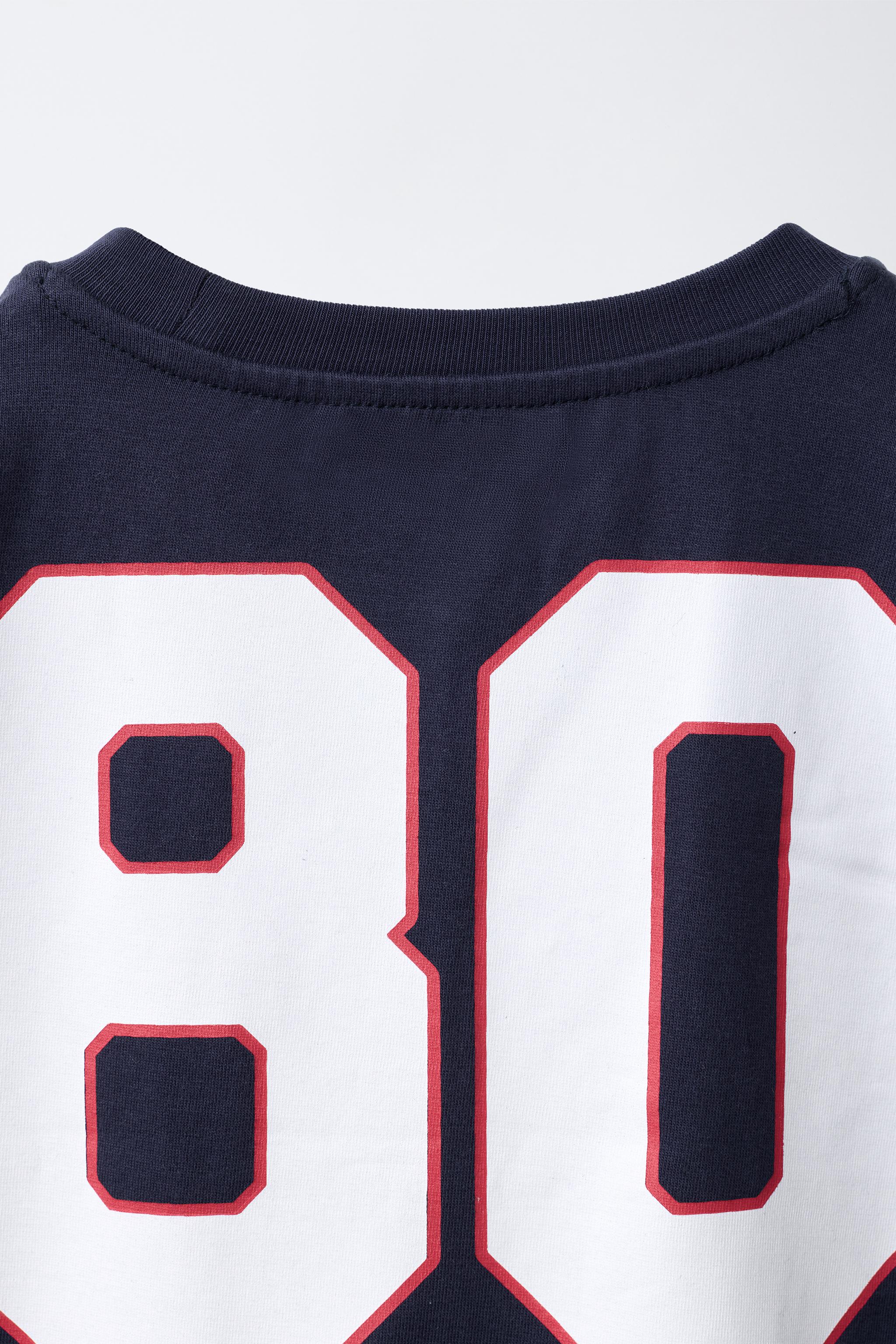 T-SHIRT IMPRIMÉ VARSITY