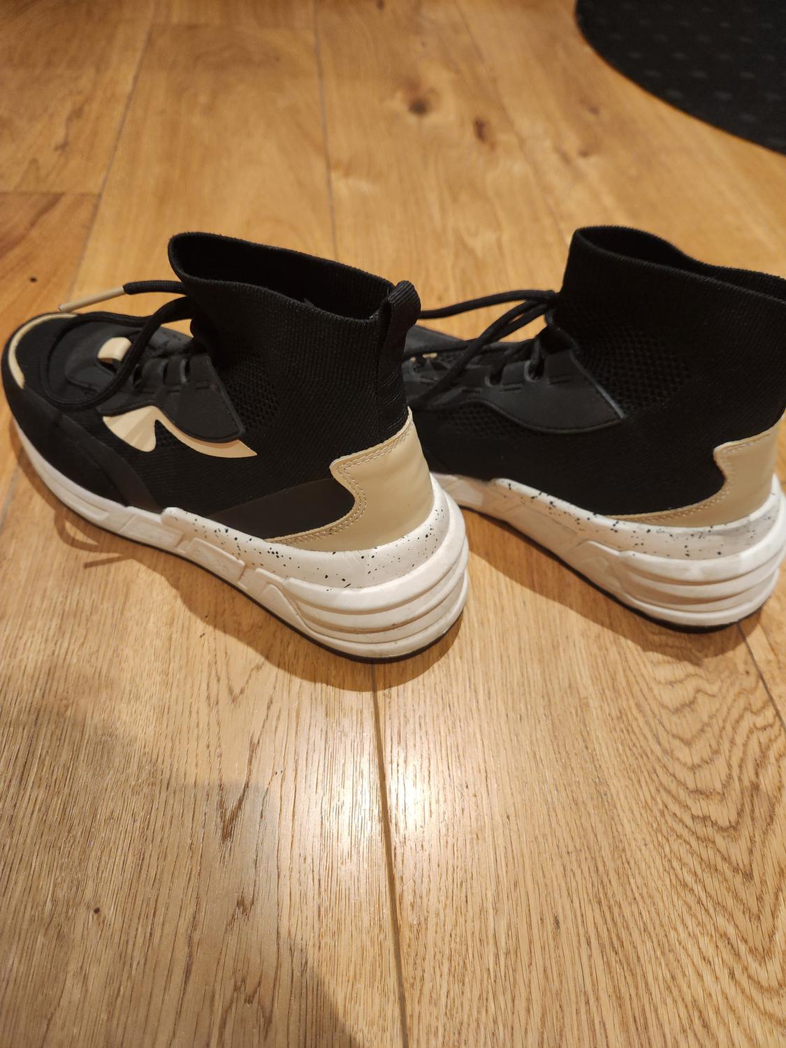 CONTRAST HIGH-TOP TRAINERS - Image 4