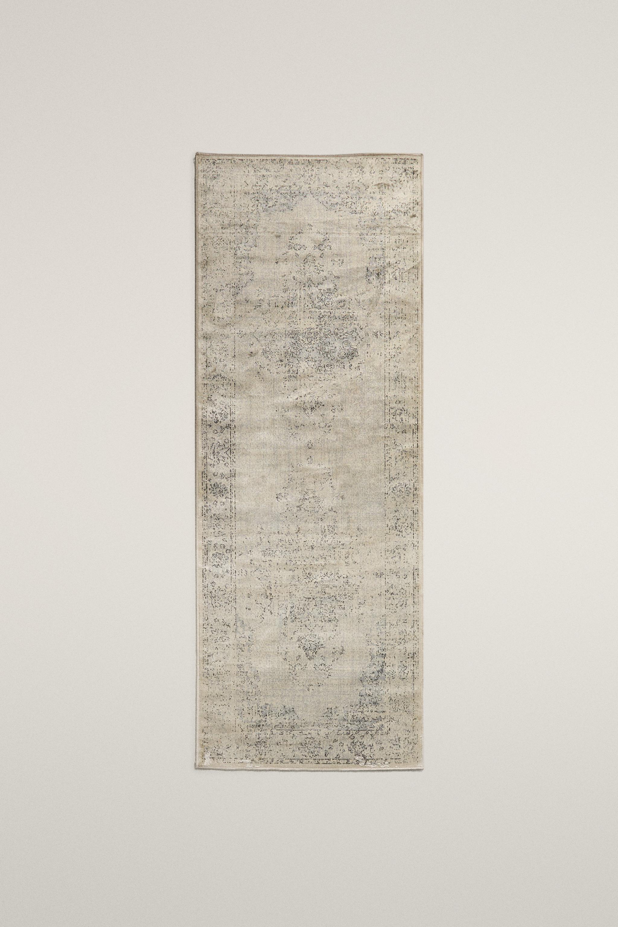 VINTAGE STYLE AREA RUG