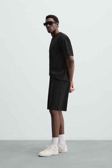 TEXTURED JOGGER BERMUDA SHORTS - Black by Zara
