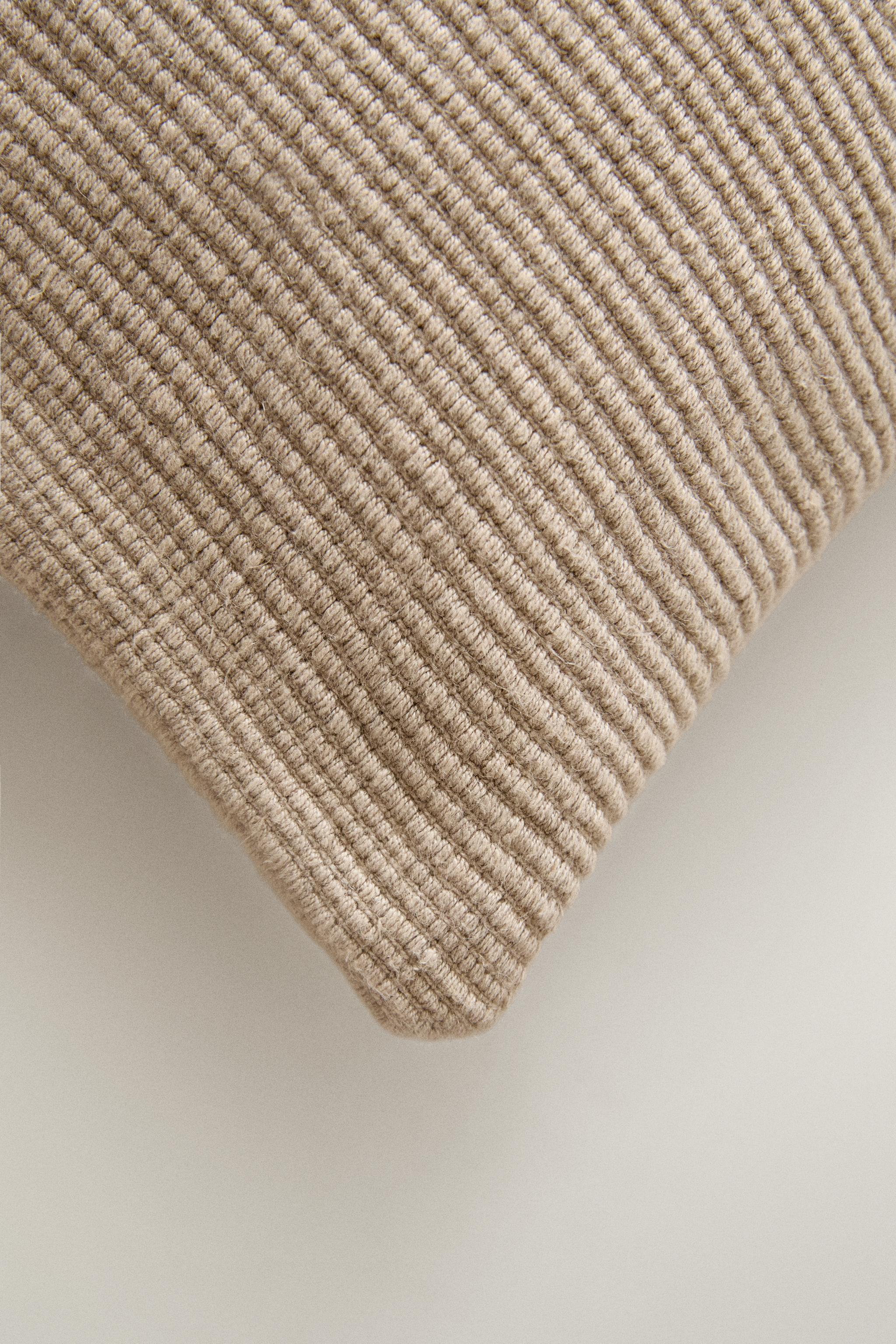 BRAIDED THROW PILLOW COVER — Green