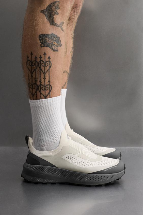 LACELESS RUNNING SNEAKERS