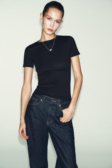 T-SHIRT MINIMAL MANCHES COURTES - Noir de Zara - Image 1
