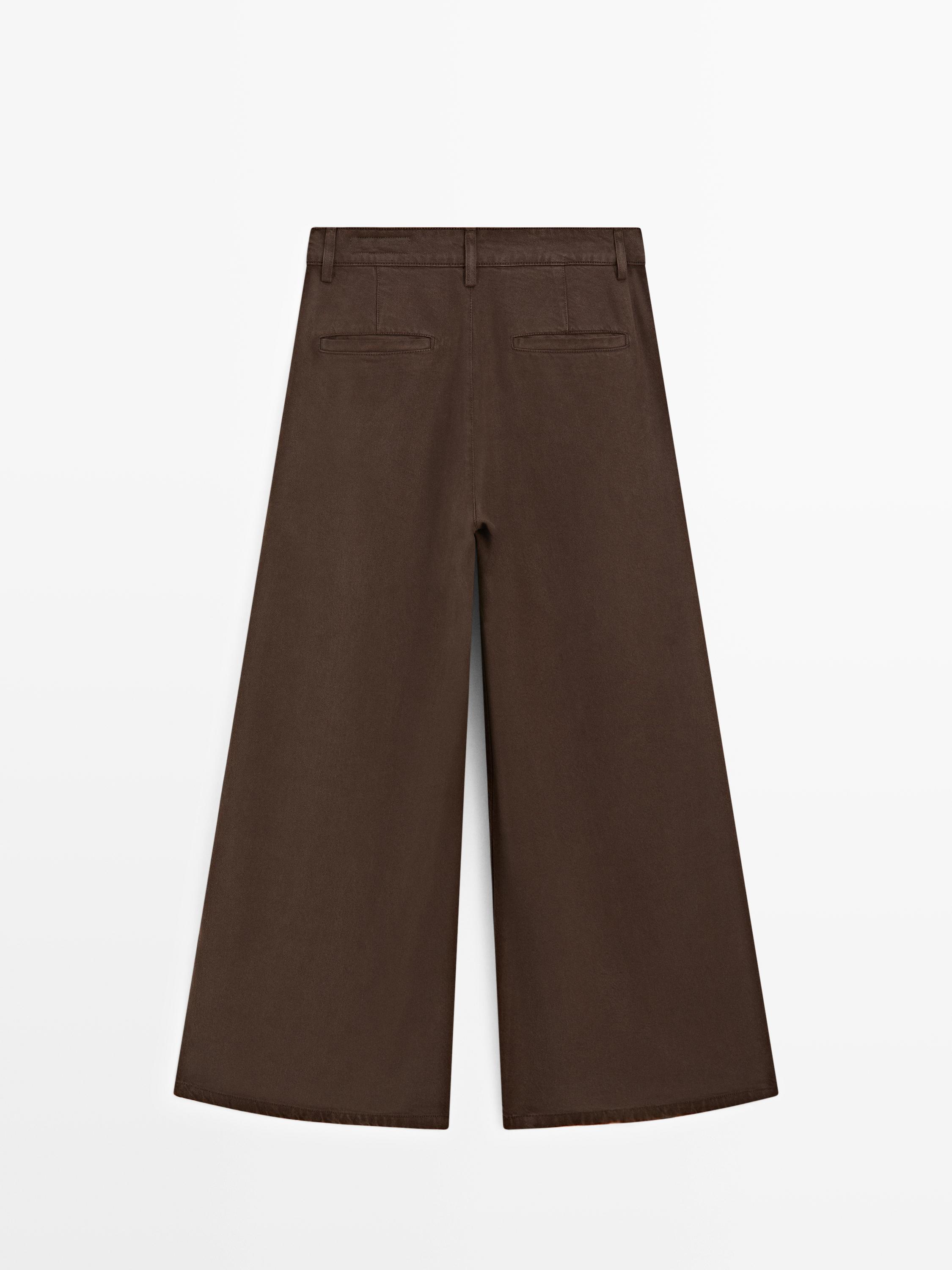 Pleated wide-leg pants